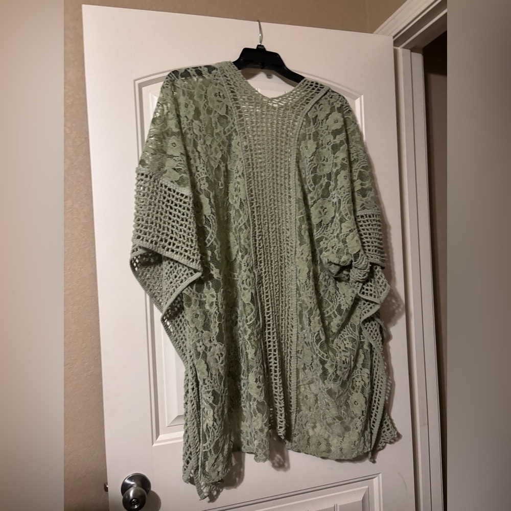 BREEZY FLORAL LACE KIMONO - Picture 12 of 12